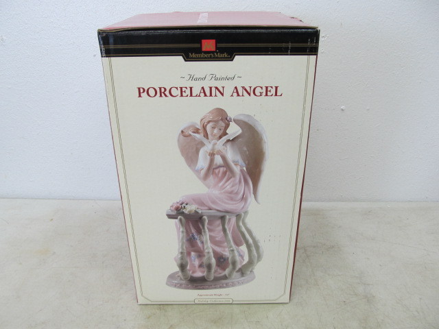 lot 147 image: MINT IN BOX Large Members Mark Porcelain Angel