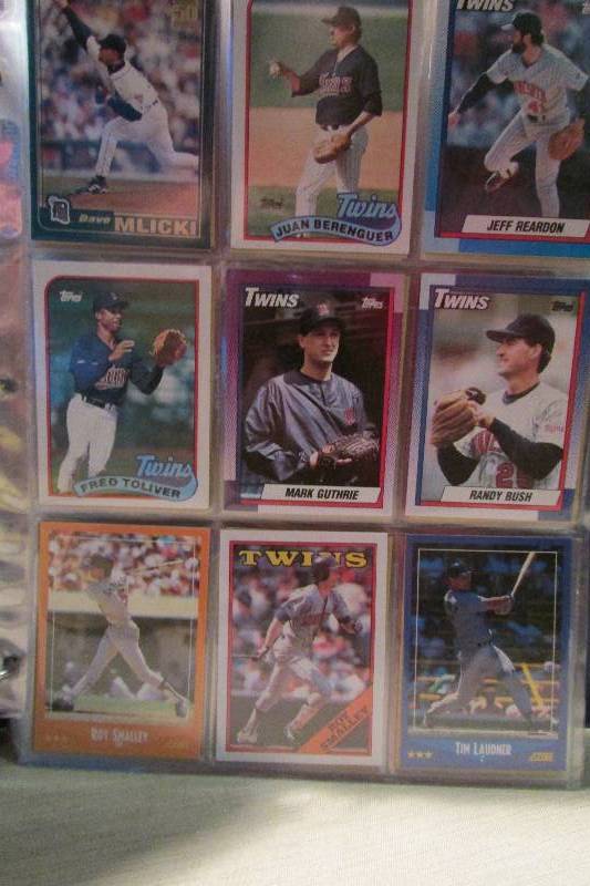 Assortment of Baseball Cards
