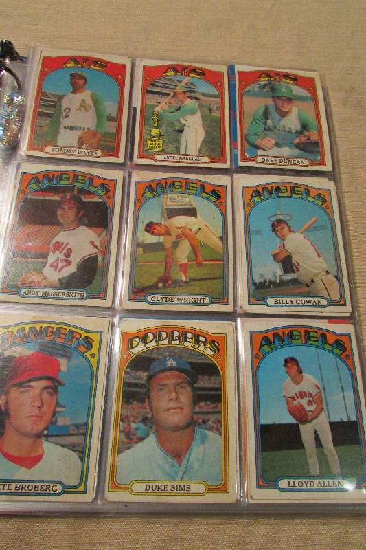 Assortment of Baseball Cards