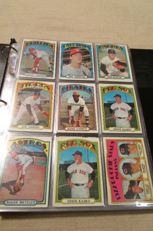 Assortment of Baseball Cards