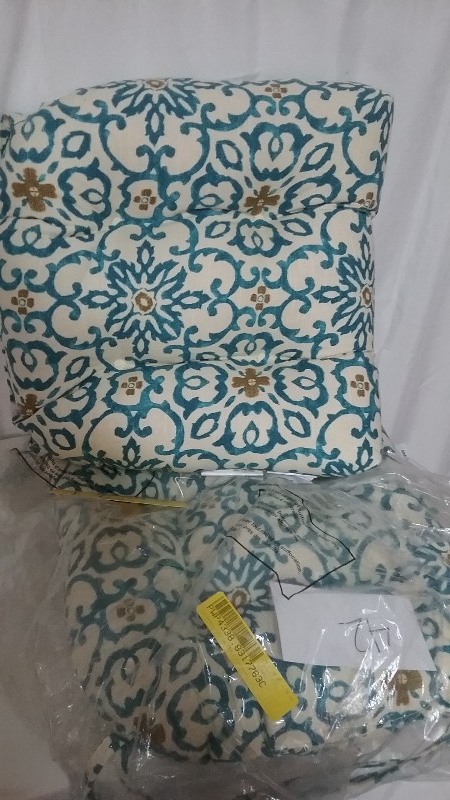Souvenir dinning chair cushions