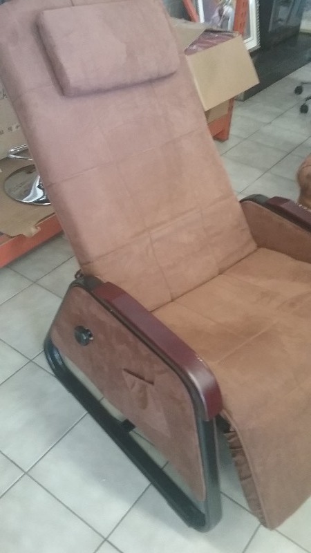 Zero gravity chair with multi-function massage