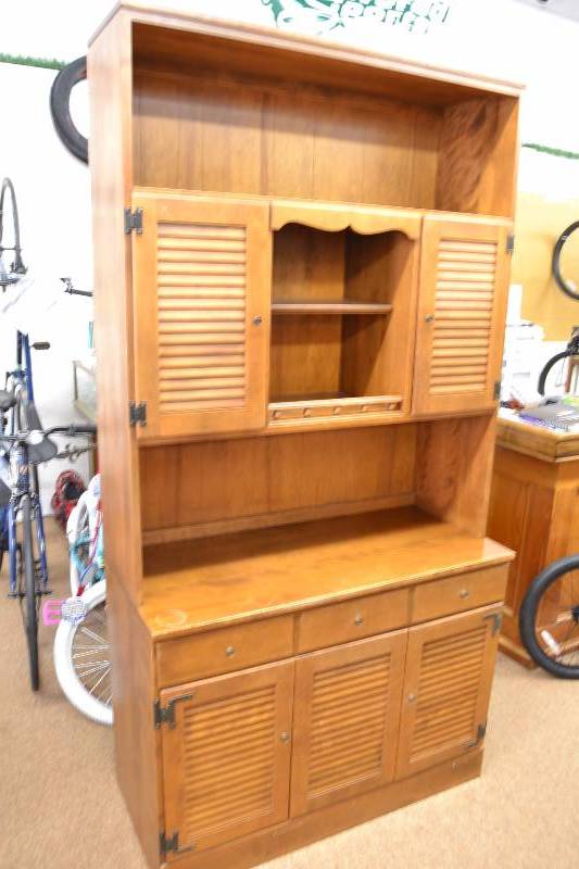 Ethan Allen Hutch