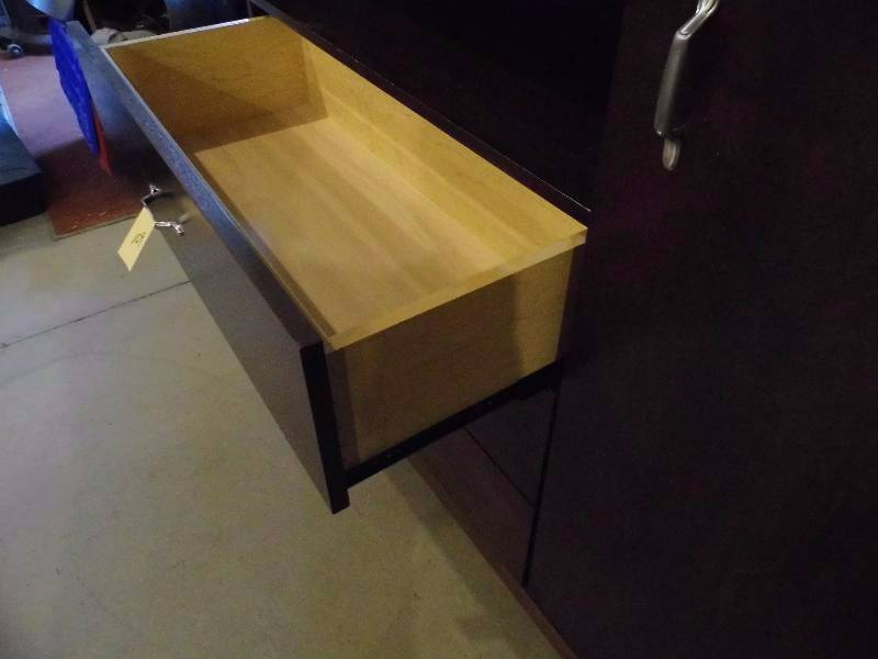 Dresser w Cabinet Right