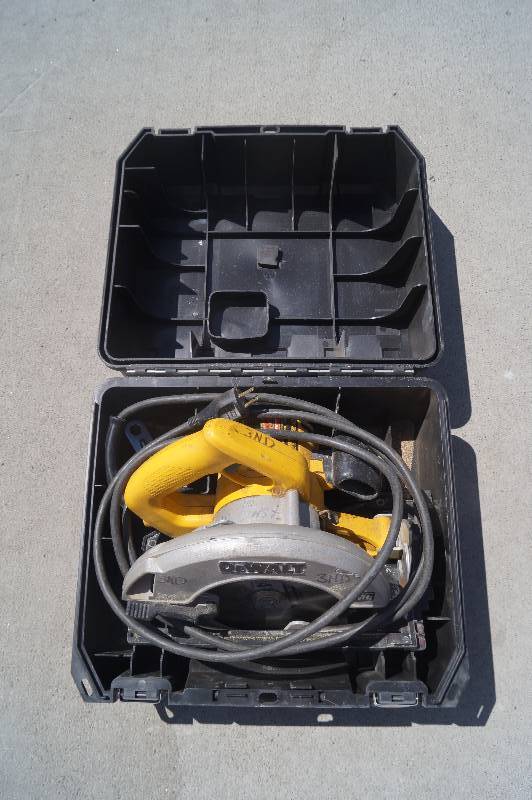DeWalt Skil Saw
