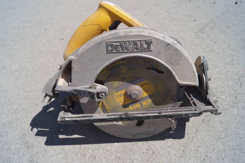 DeWalt Skil Saw