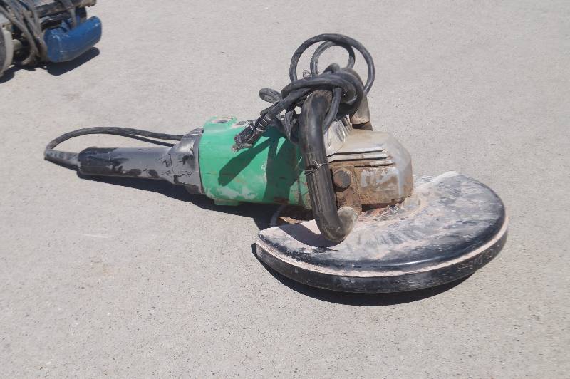 Hitachi Concrete Saw