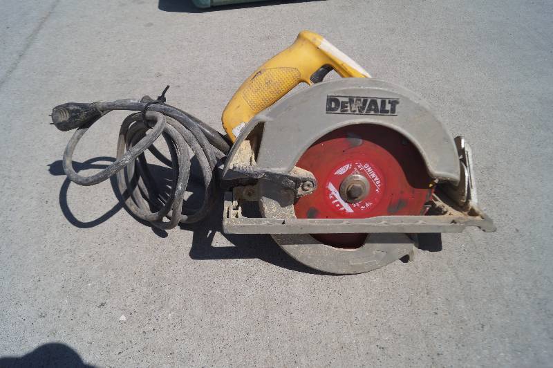 DeWalt Skil Saw