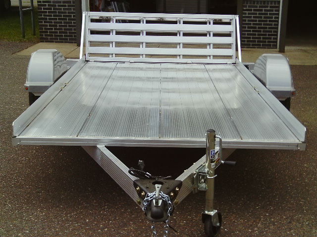 lot 6 image: 2016 Triton AUT1072 With Rear Ramp