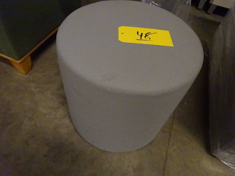 Raven 18 Ottoman