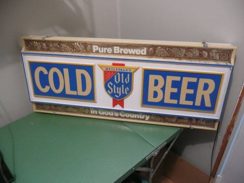 Vintage Old Style Beer Light - Metal Frame - Works