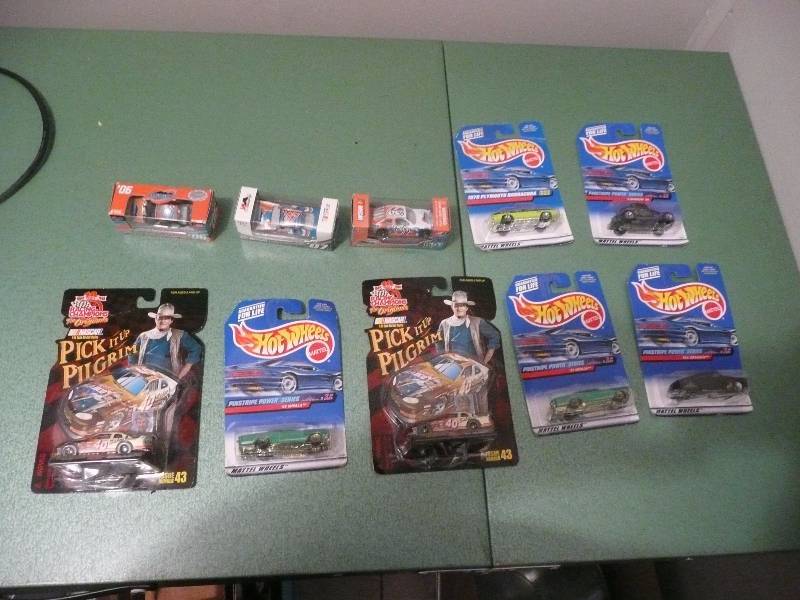 Vintage NASCAR & Hot Wheels Car Group