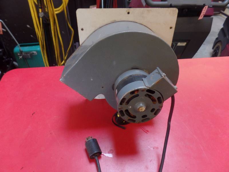 lot 209 image: BLOWER MOTOR