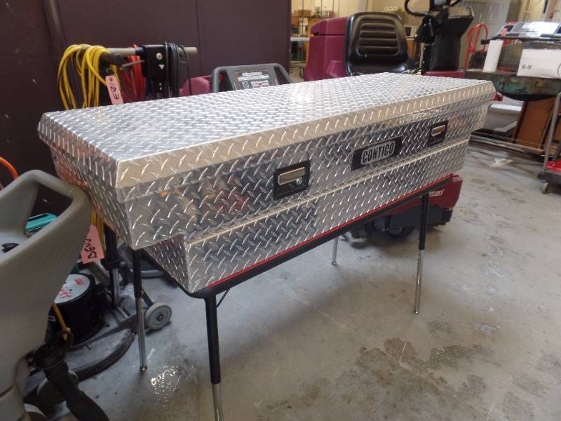lot 219 image: TRUCK BOX