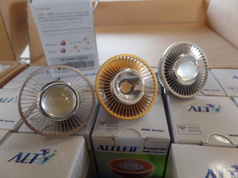 lot 228 image: LED LIGHT BULBS