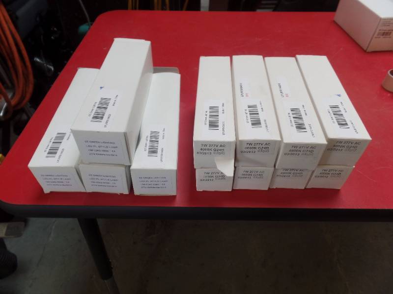 lot 231 image: LED PL STYLE LAMP