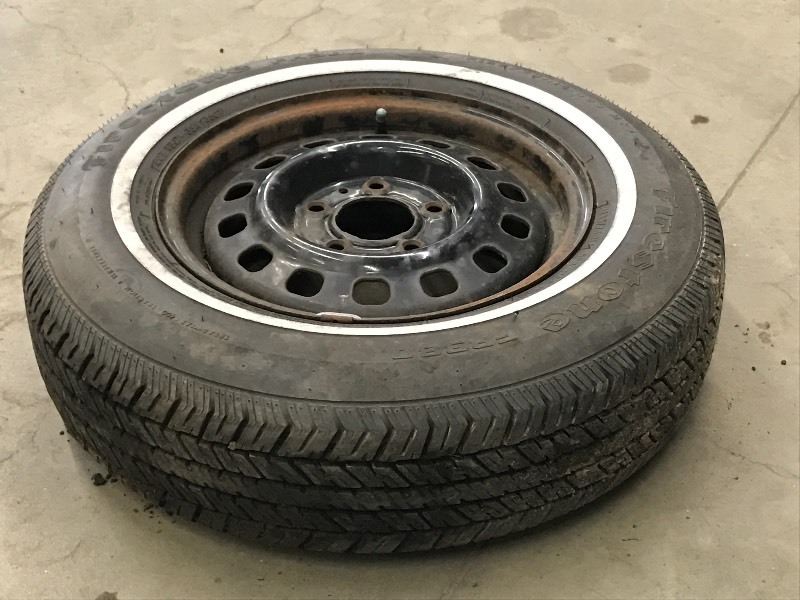 lot 32 image: Unused Spare Tire
