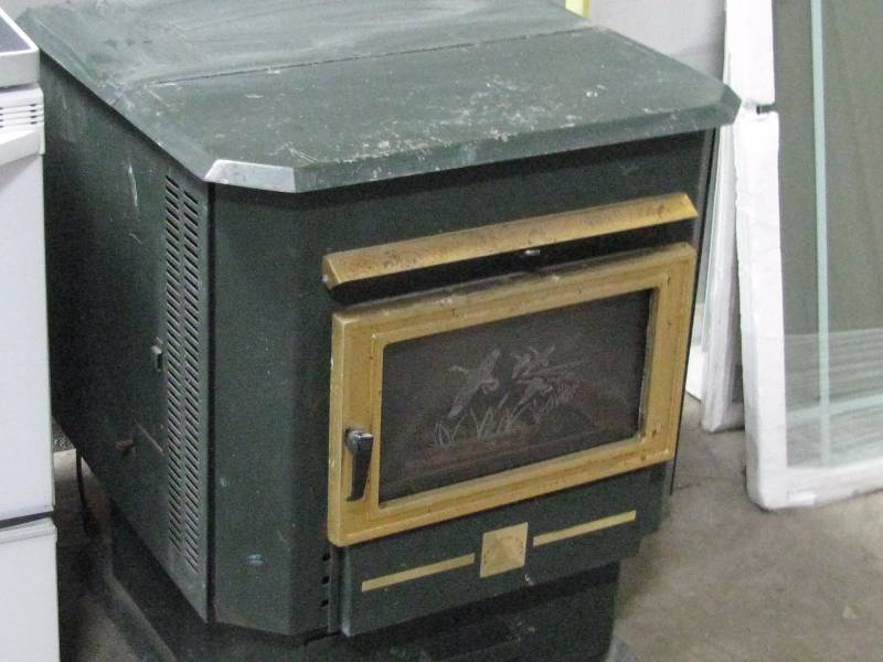 lot 1 image: Pellet Stove