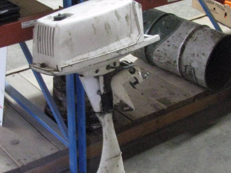 lot 14 image: Outboard Motor