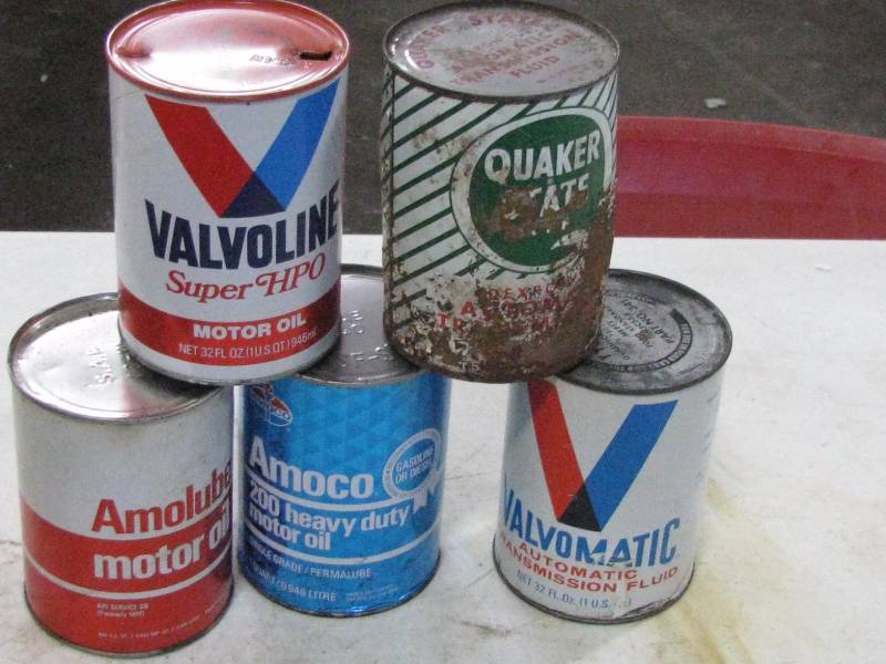 lot 19 image: (5) Oil Cans
