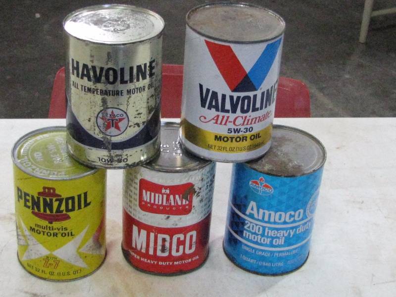 lot 21 image: (5) Oil Cans