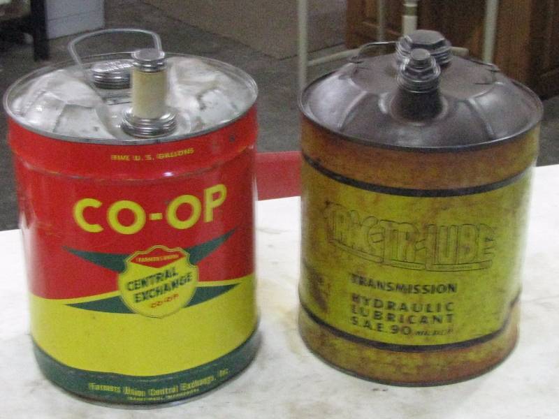 lot 25 image: 5gl Oil Cans