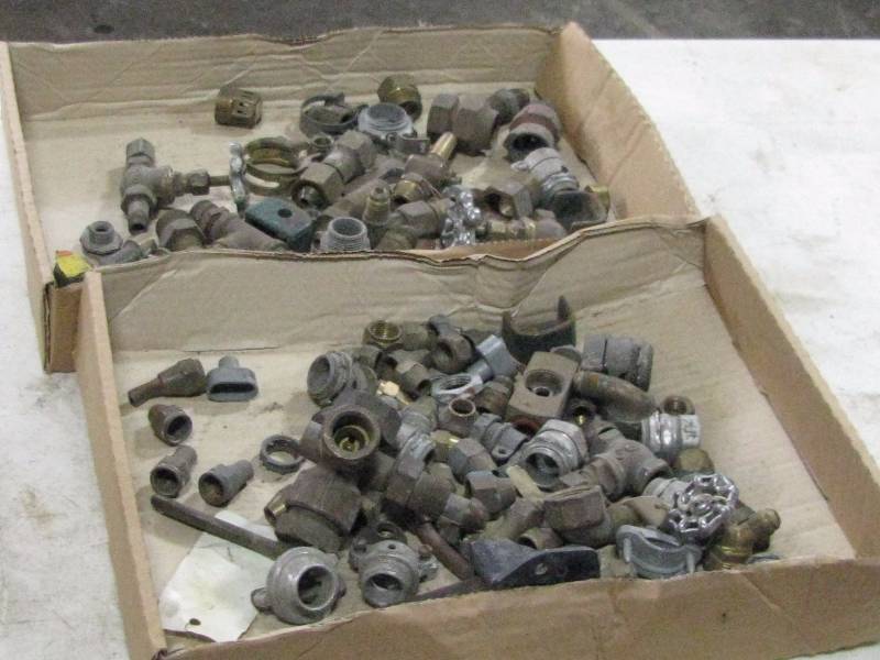 lot 42 image: Brass fittings