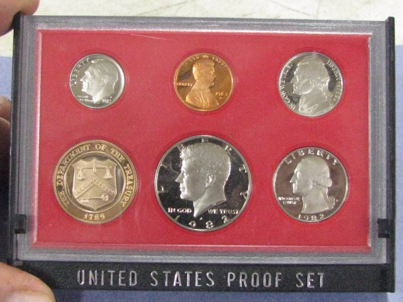lot 52 image: 1982 U.S. Proof Set