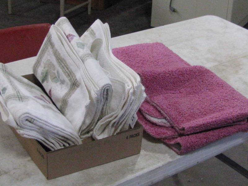 lot 65 image: Towels & Bath Room Rugs