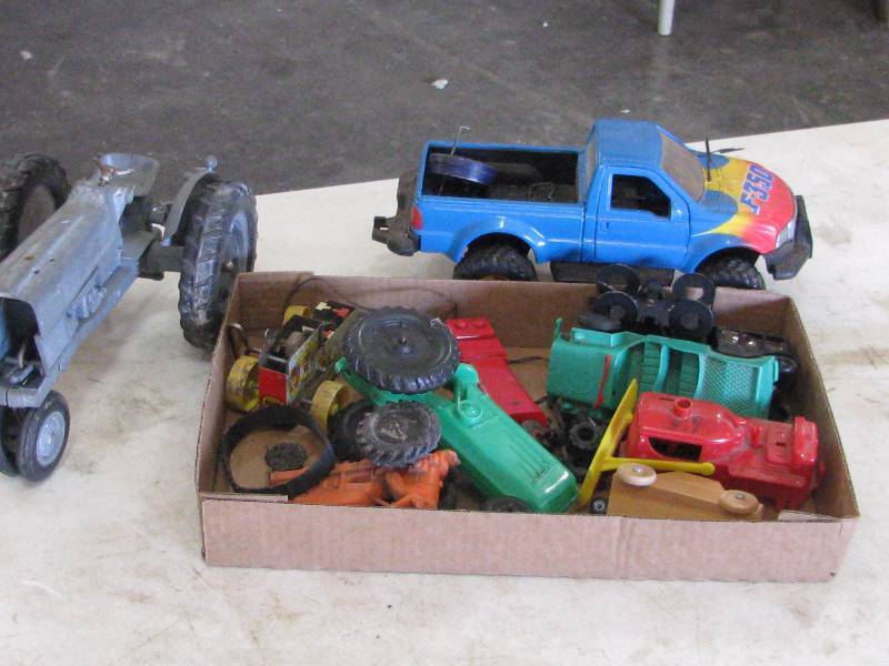 lot 98 image: Toy Lot