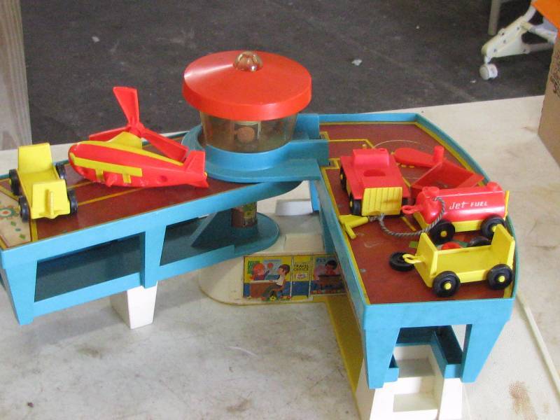 lot 109 image: Fisher Price Airport