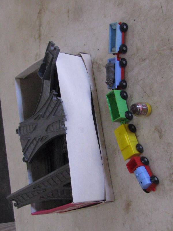 lot 110 image: Toy Train & Tracks