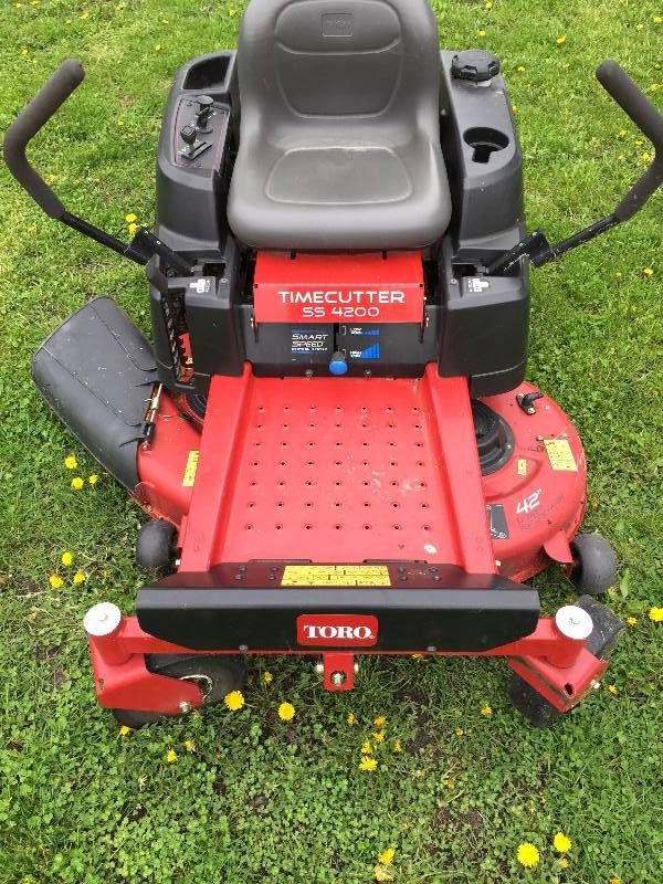 lot 2 image: TORO ZERO TURN TIME CUTTER IN EXCELENT SHAPE