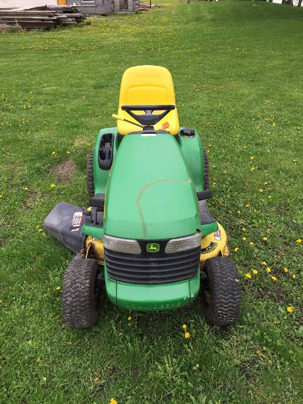 lot 3 image: JOHN DEERE LT 160