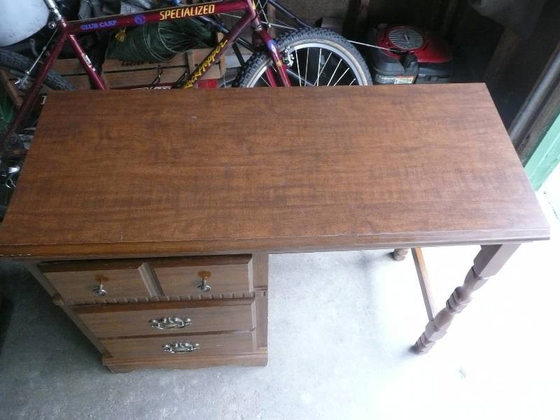 lot 2 image: Vintage Desk In Good Condition - See Pictures