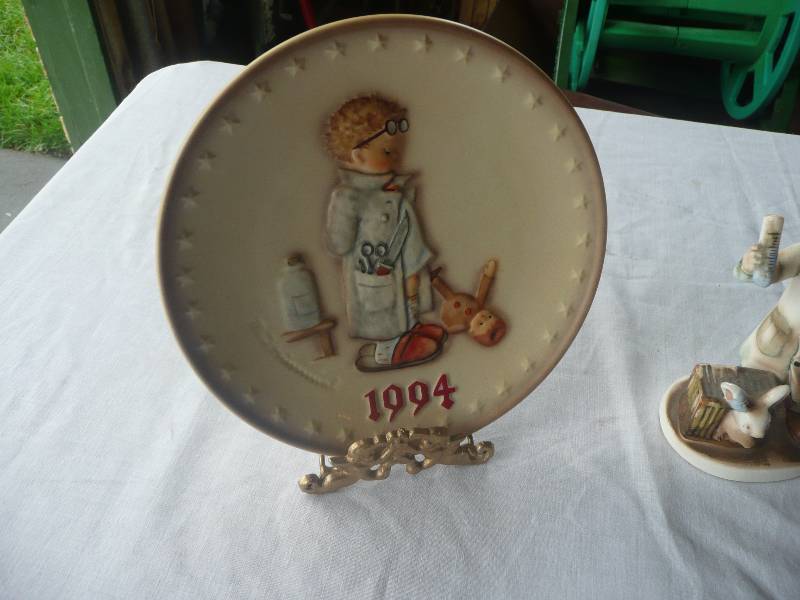 lot 15 image: Vintage Hummel Doctor Figure & Plate wstand - 1 Imitation Piece - See Pictures