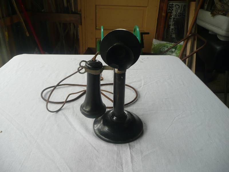 lot 21 image: Vintage Candlestick Phone (Small Chip In Mouthpiece) See Pictures - Still Nice Rare Piece