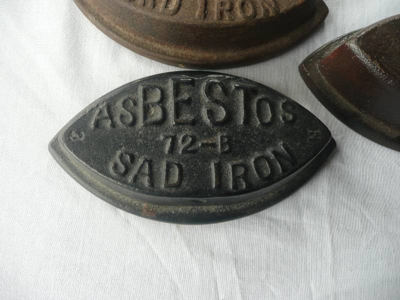 lot 26 image: Antique 3 Sad Irons Asbestos Dover - See Pictures