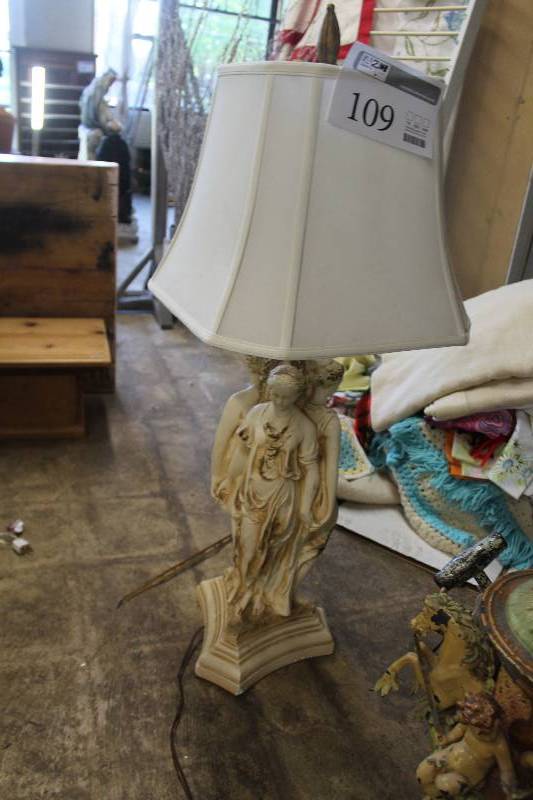 lot 109 image: Decorative Statue Table Lamp