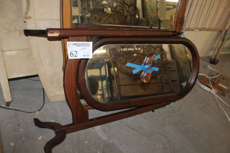 lot 62 image: Swing Floor Mirror