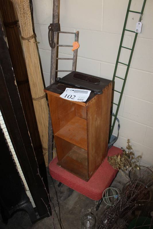 lot 102 image: Pink Mid Century ottoman. Primitive drying rack, great display.