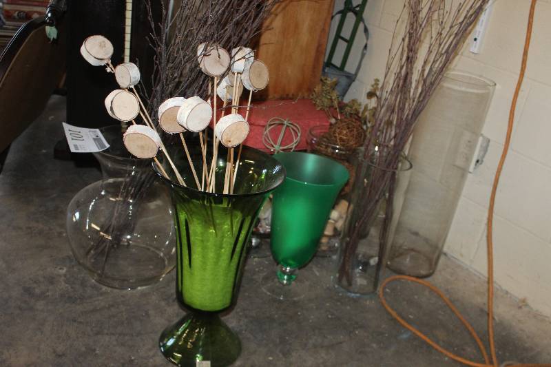 lot 101 image: Lot of (8) Glass Vases