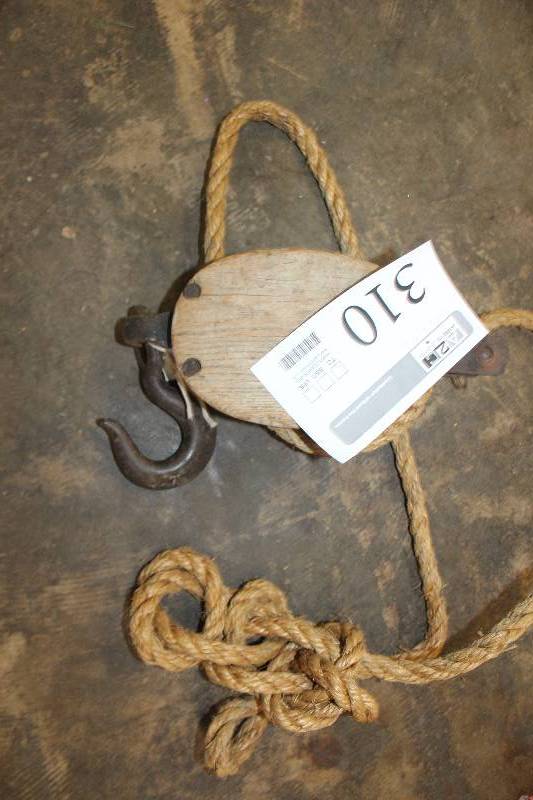 lot 310 image: Old Pulley