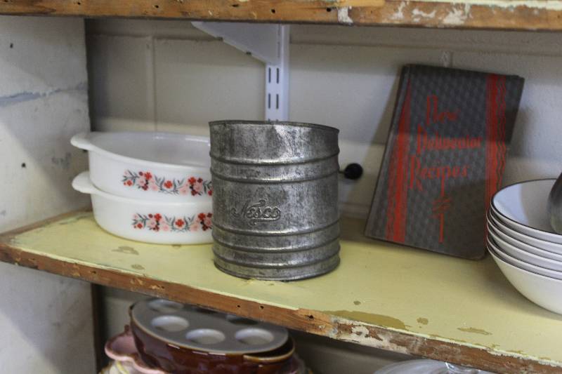 lot 288 image: Kitchenware, Cookware