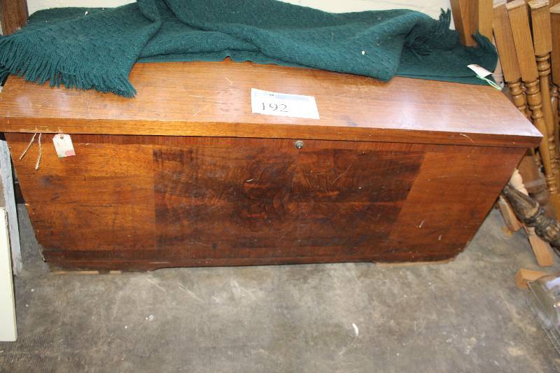 lot 192 image: Lane Locking Cedar Chest
