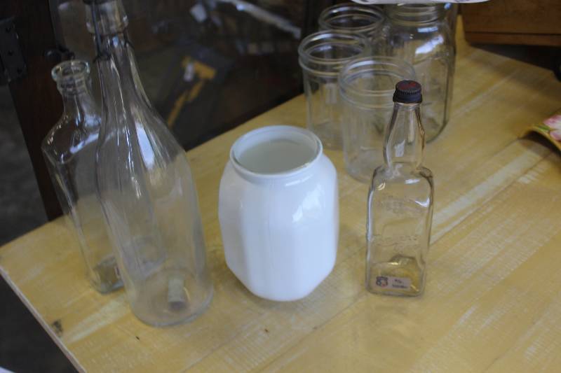 lot 275 image: Lot of (4) Glass Bottles, Jars