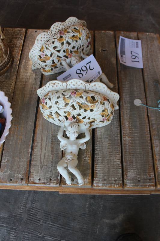lot 268 image: Lot of (2) Decorative Wall Art