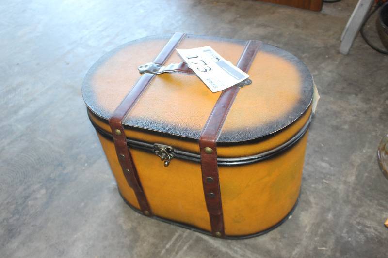 lot 173 image: Decorative Bin