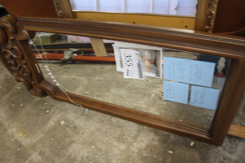lot 355 image: Decorative Dresser Mirror