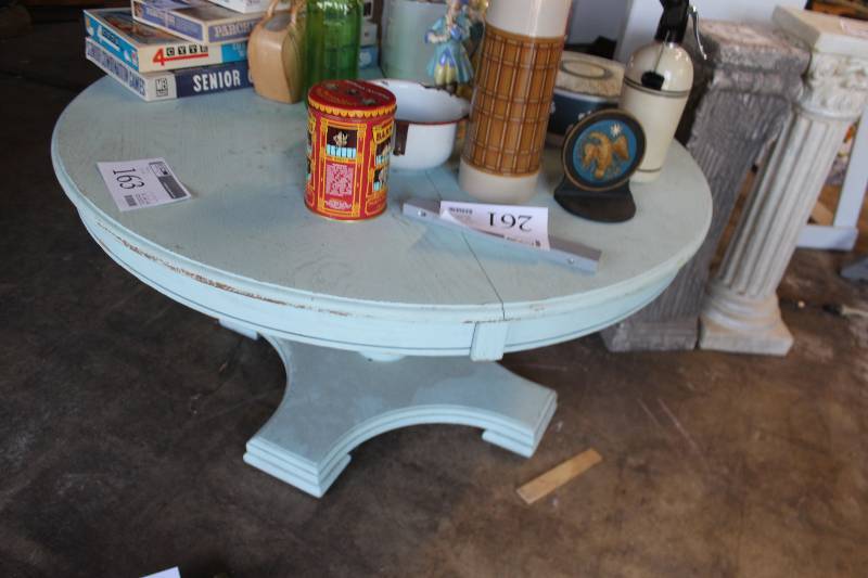 lot 163 image: Round Table